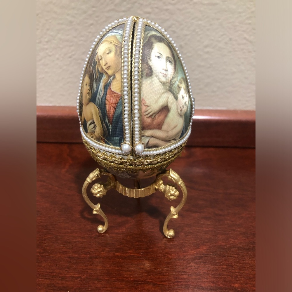 Collectible Gilt religious egg music box. Perfect for Christmas or Easter.